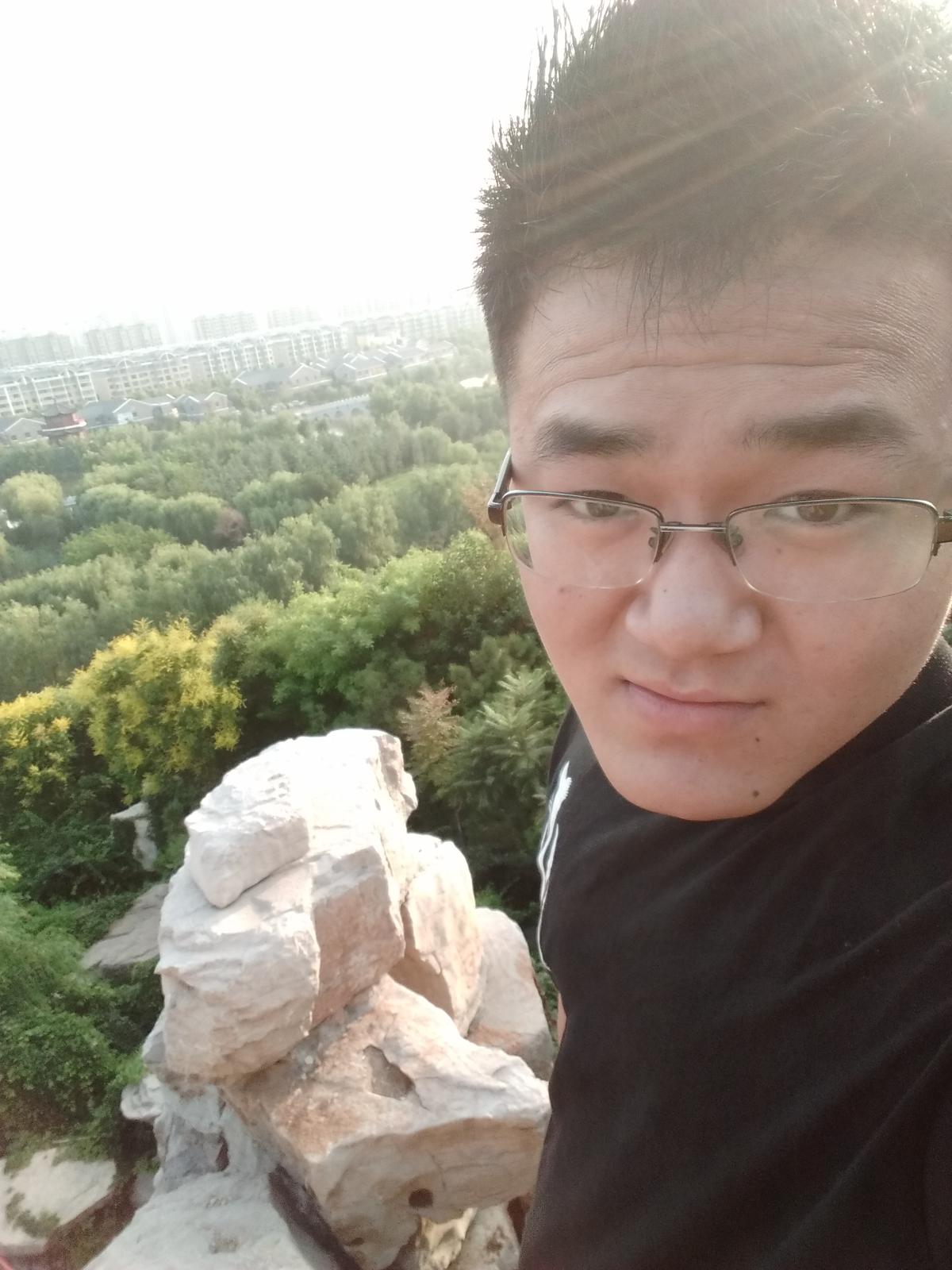 平凡小伙照片