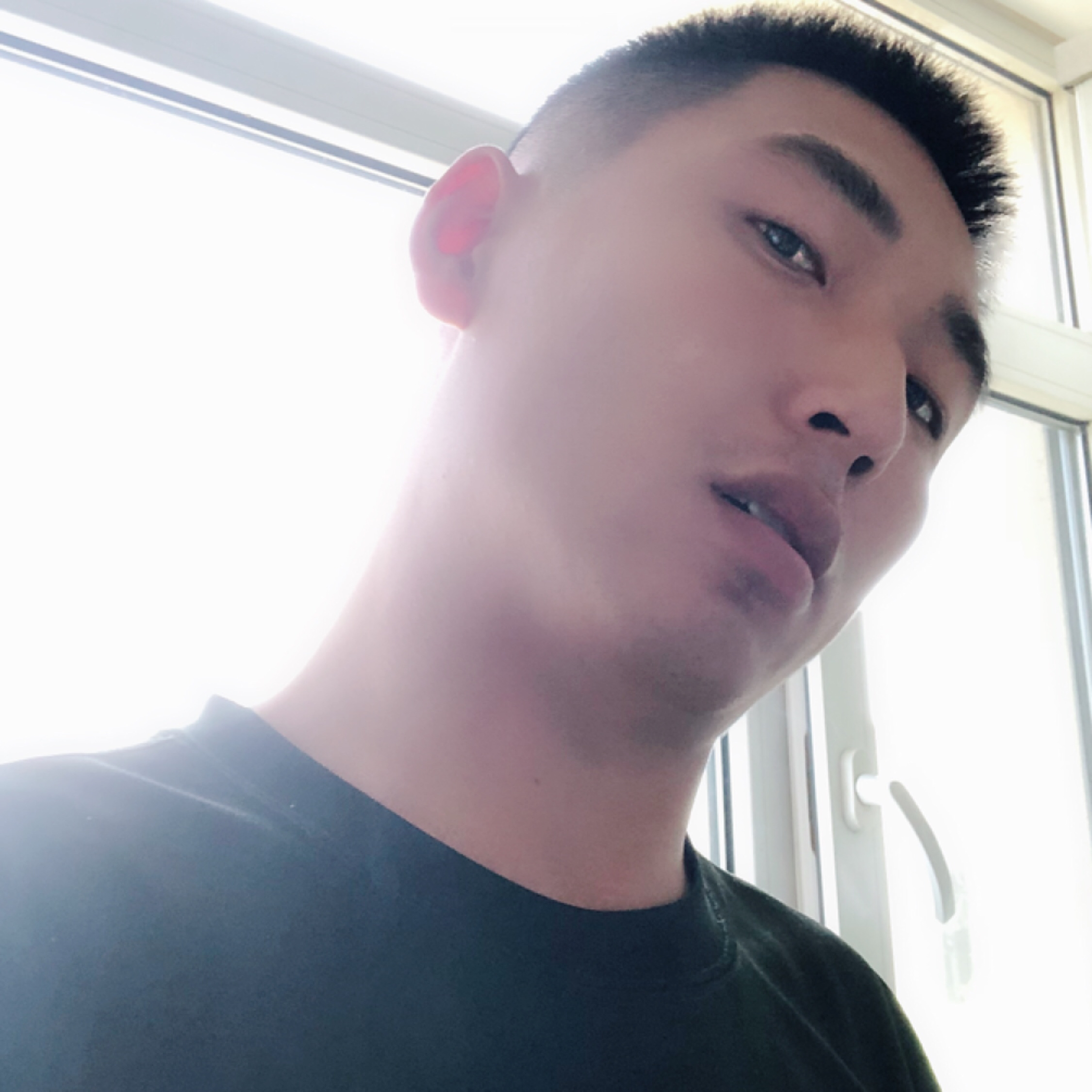 洪颜