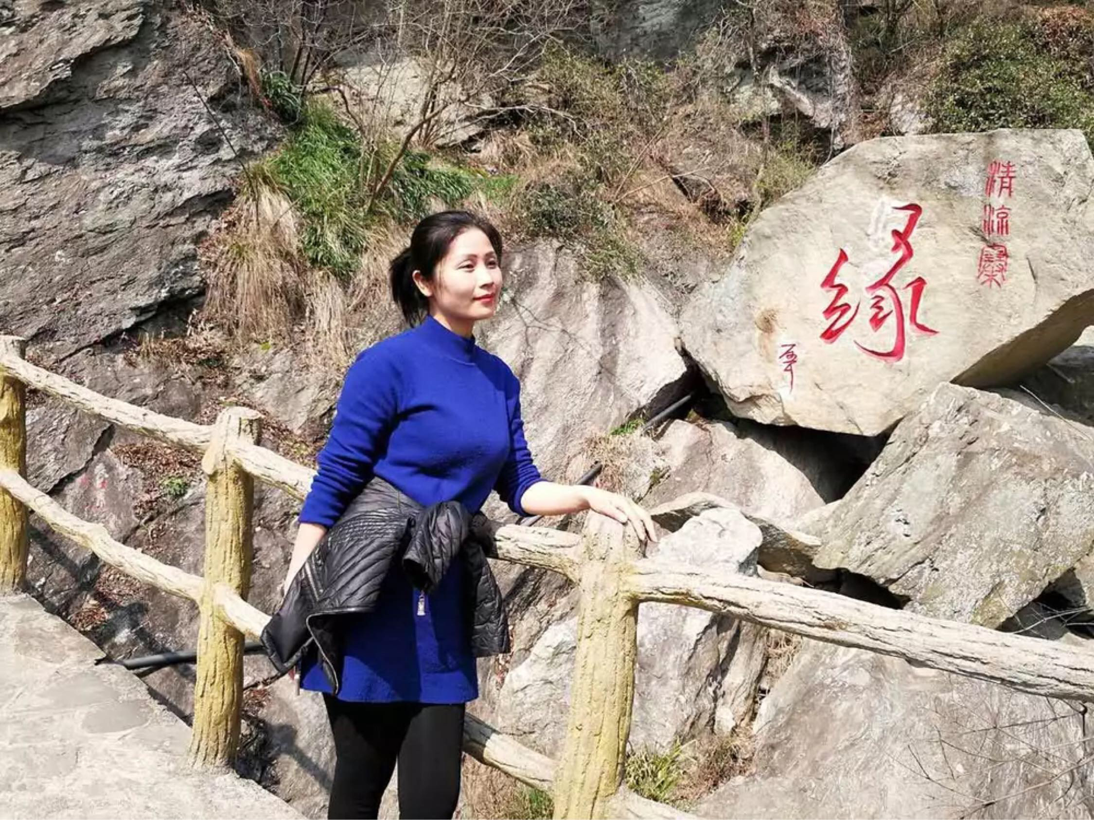 41岁离异女征婚照片(id:1395947497)_湖北武汉征婚