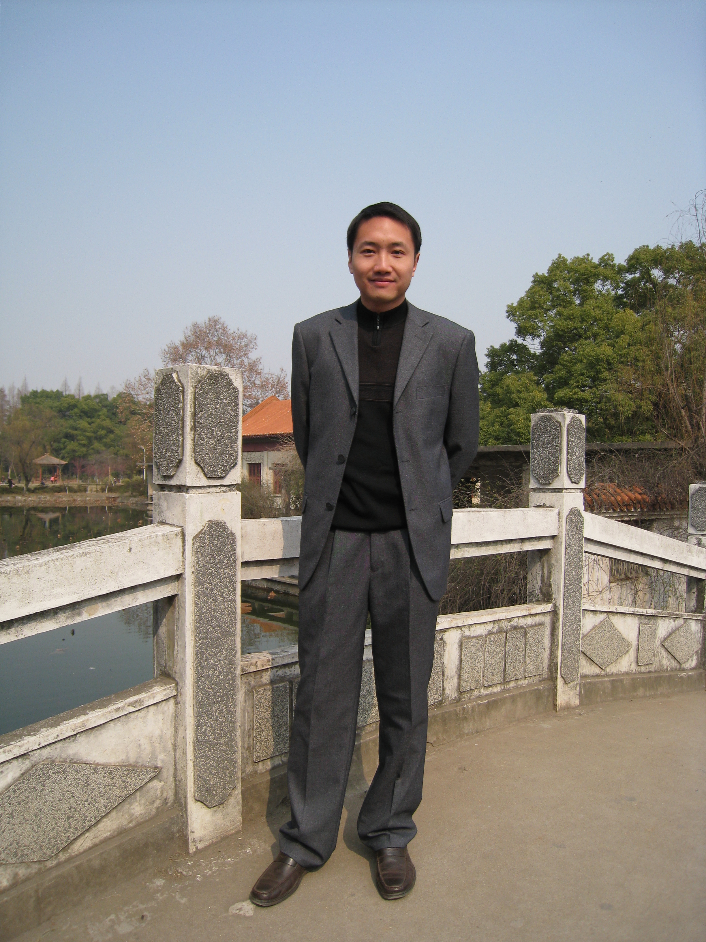 李明照片