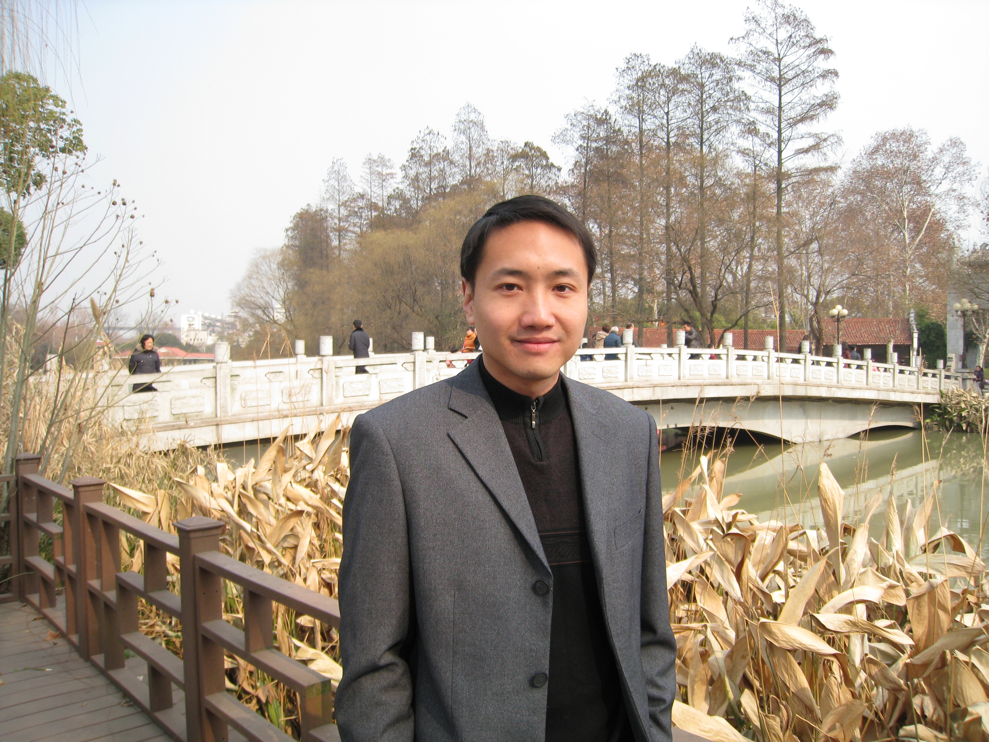 李明照片