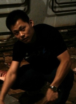 十点睡觉的男人