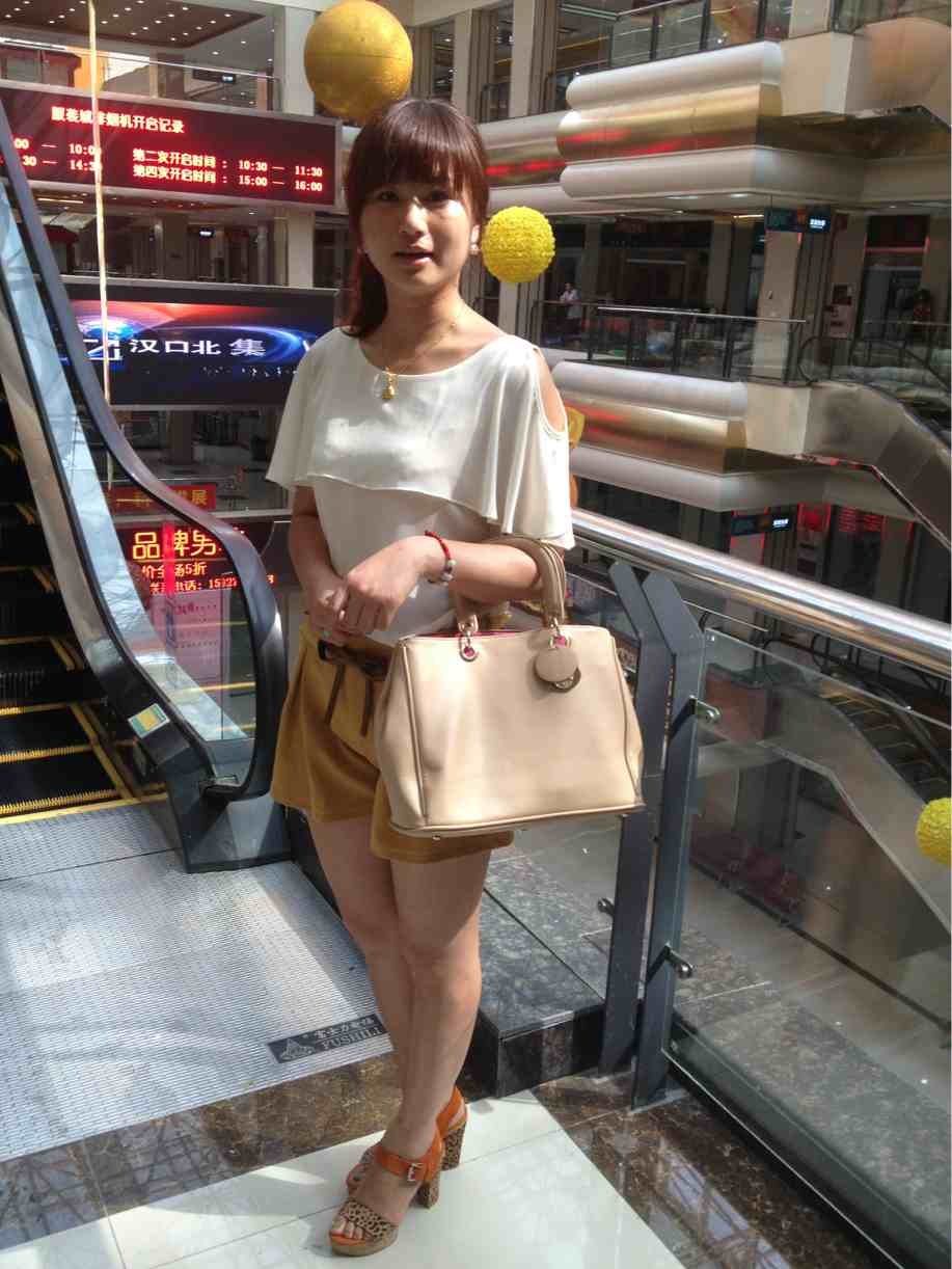 30岁未婚女征婚照片(id:54489601)_湖北武汉征婚交友_珍爱网