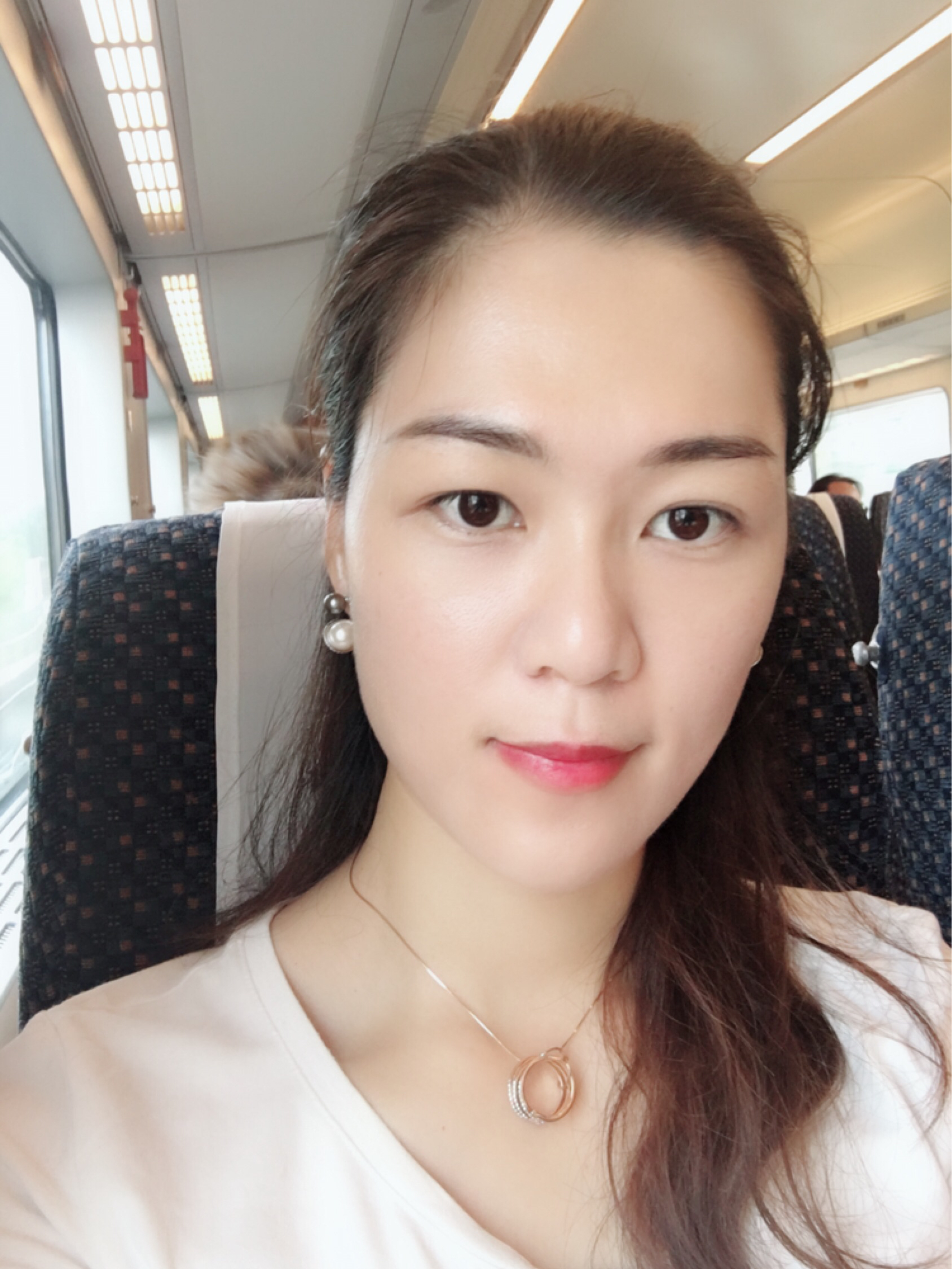 31岁离异女征婚照片(id:1630774195)